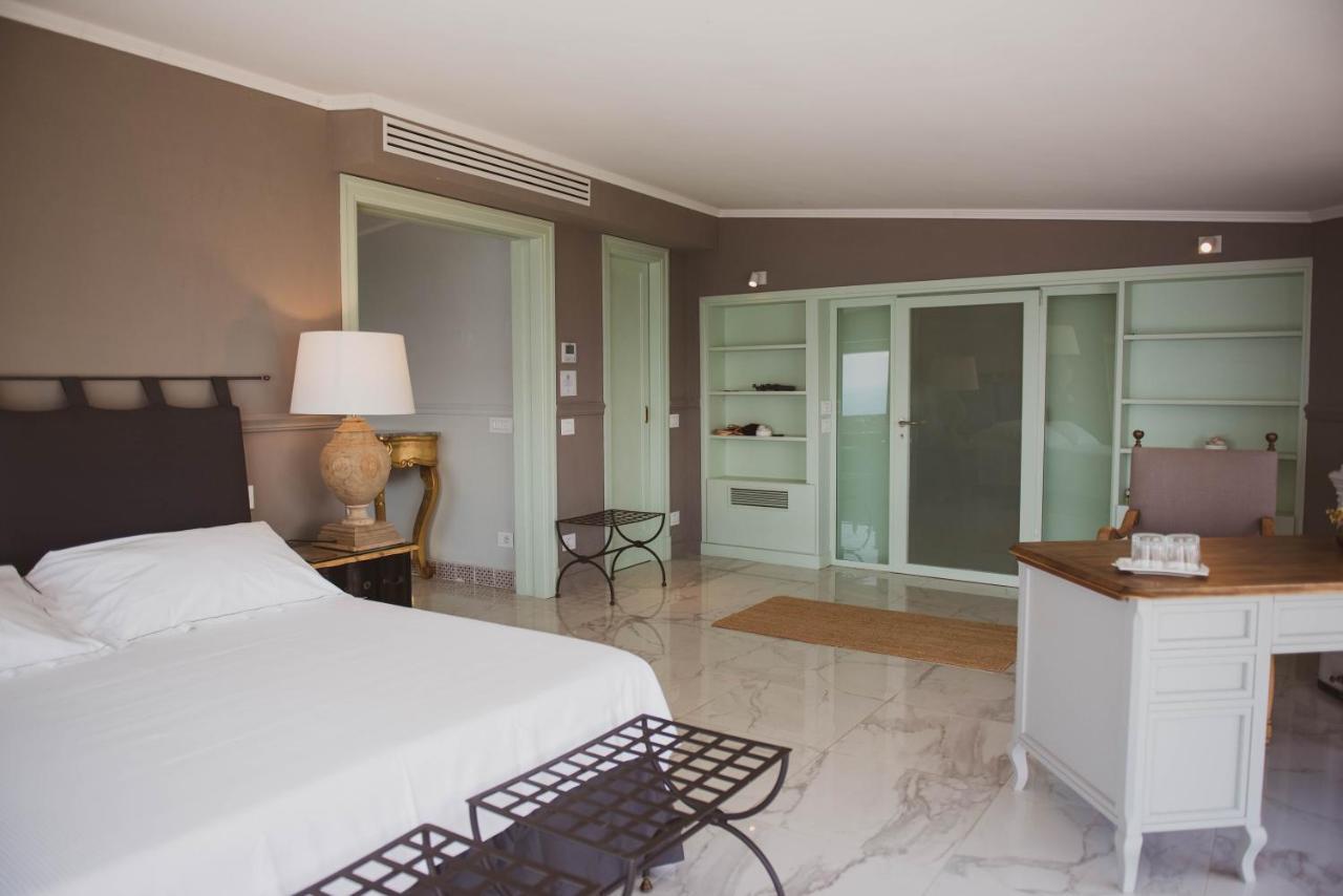 La Librata Boutique Hotel Terracina Exteriör bild