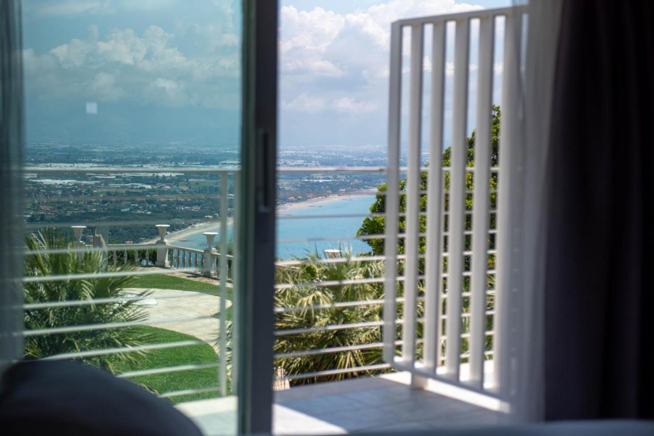 La Librata Boutique Hotel Terracina Exteriör bild