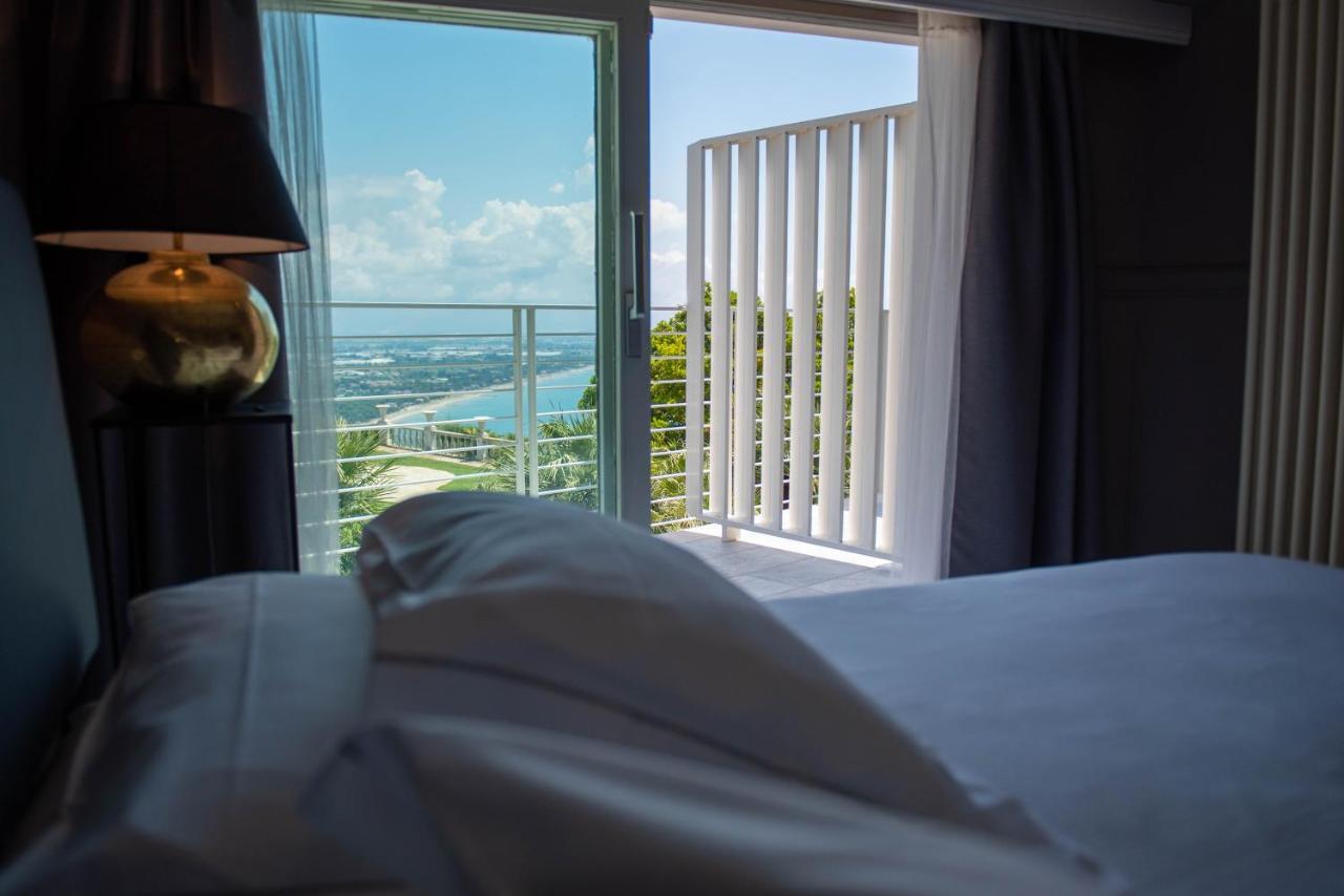 La Librata Boutique Hotel Terracina Exteriör bild