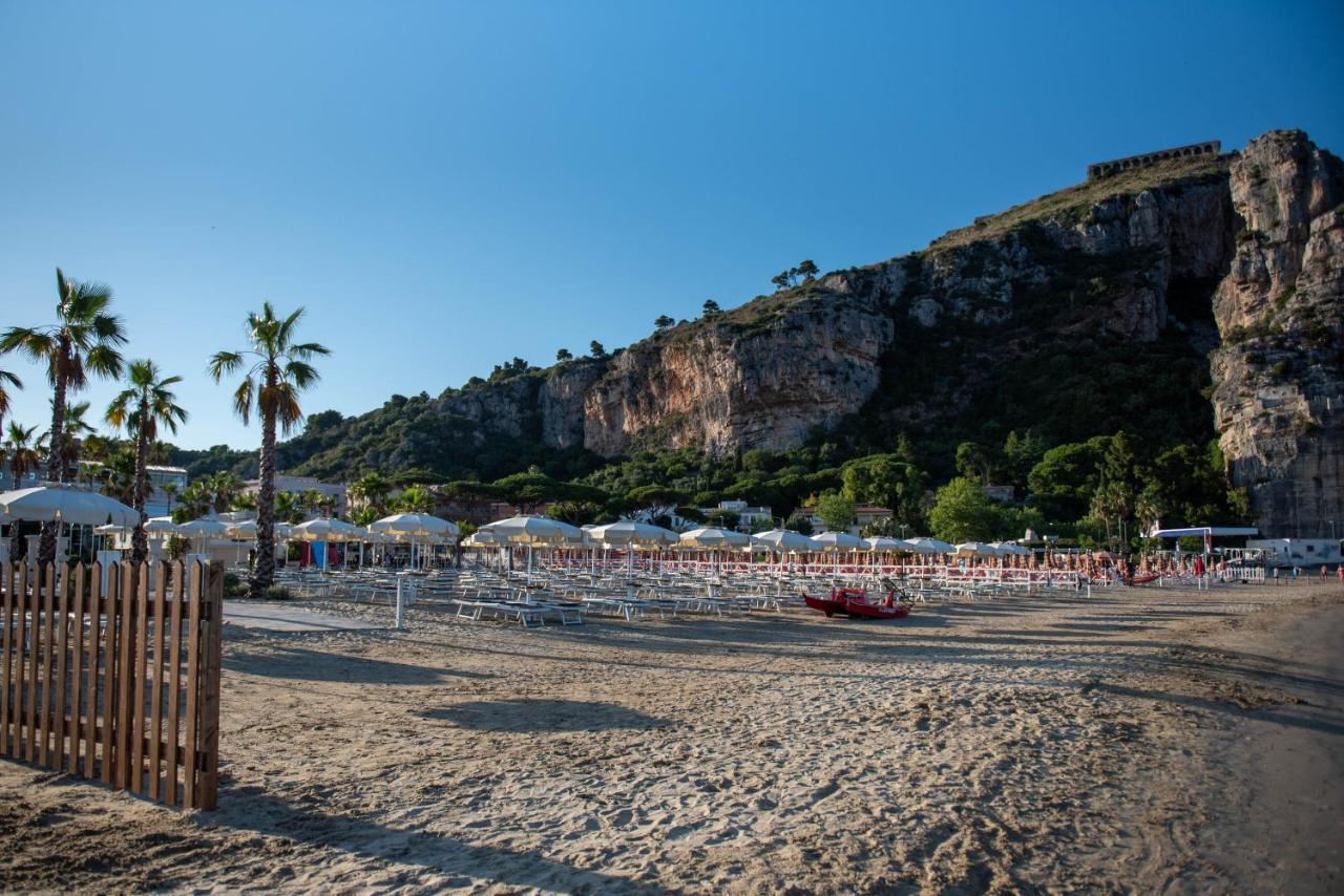 La Librata Boutique Hotel Terracina Exteriör bild